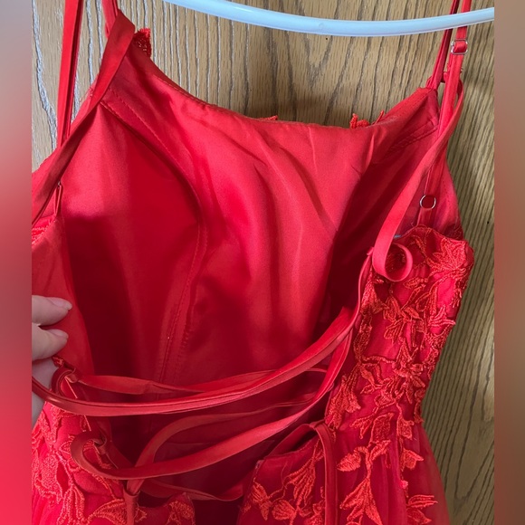 Elegant Red Lace A-Line Corset Back Adjustable Small Floor Length Prom Gown - Picture 6 of 9